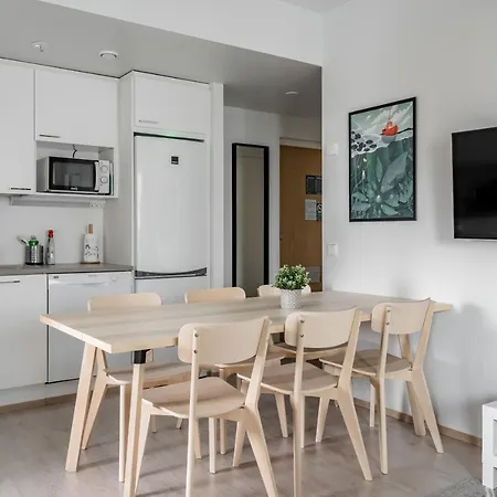 Hiisi Homes Ratapiha 公寓 *